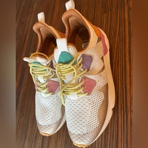 Flower Mountain Tennis Shoes